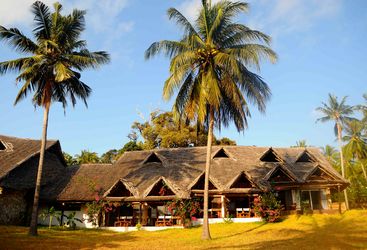 mafia_island_lodge_exterior