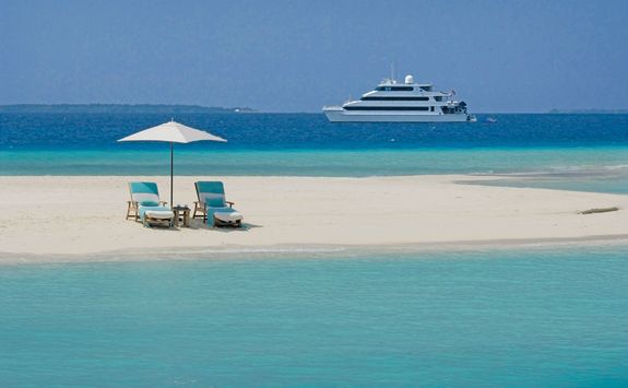 Four Seasons Explorer liveaboard