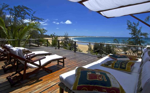 baia sonambula luxury hotel africa