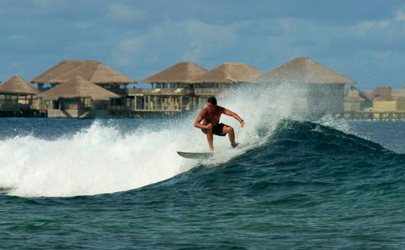 surfing laamu atoll