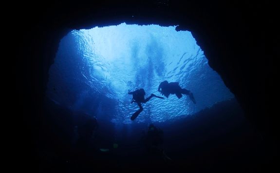 cave diving gozo