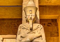 statue hatshepsut