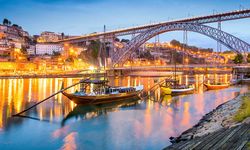 Porto bridge and boat