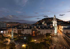 quito main square at night