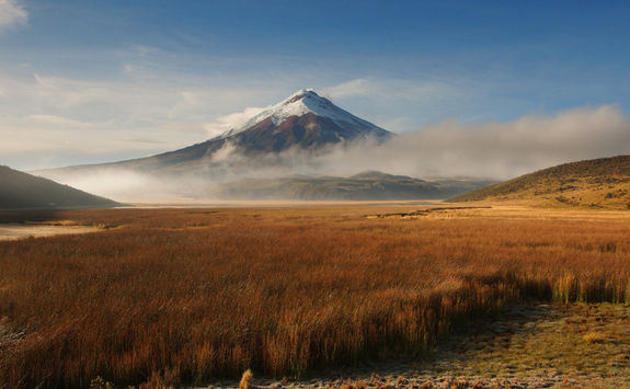 limpiopungo lagoon and cotopaxi volcano ecuador