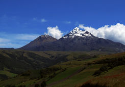 twin peaks illiniza ecuador